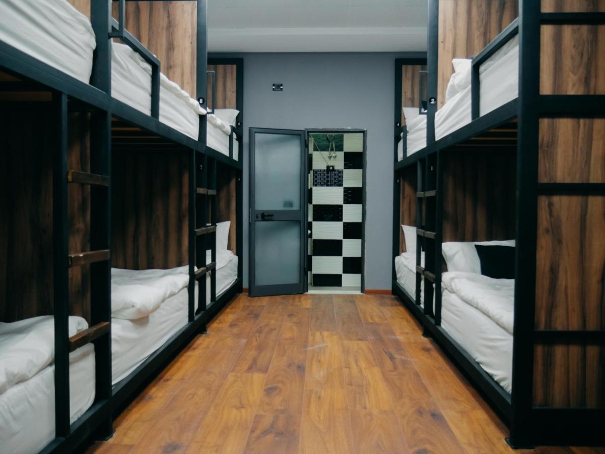 The Maze Hostel Tirana Exteriör bild