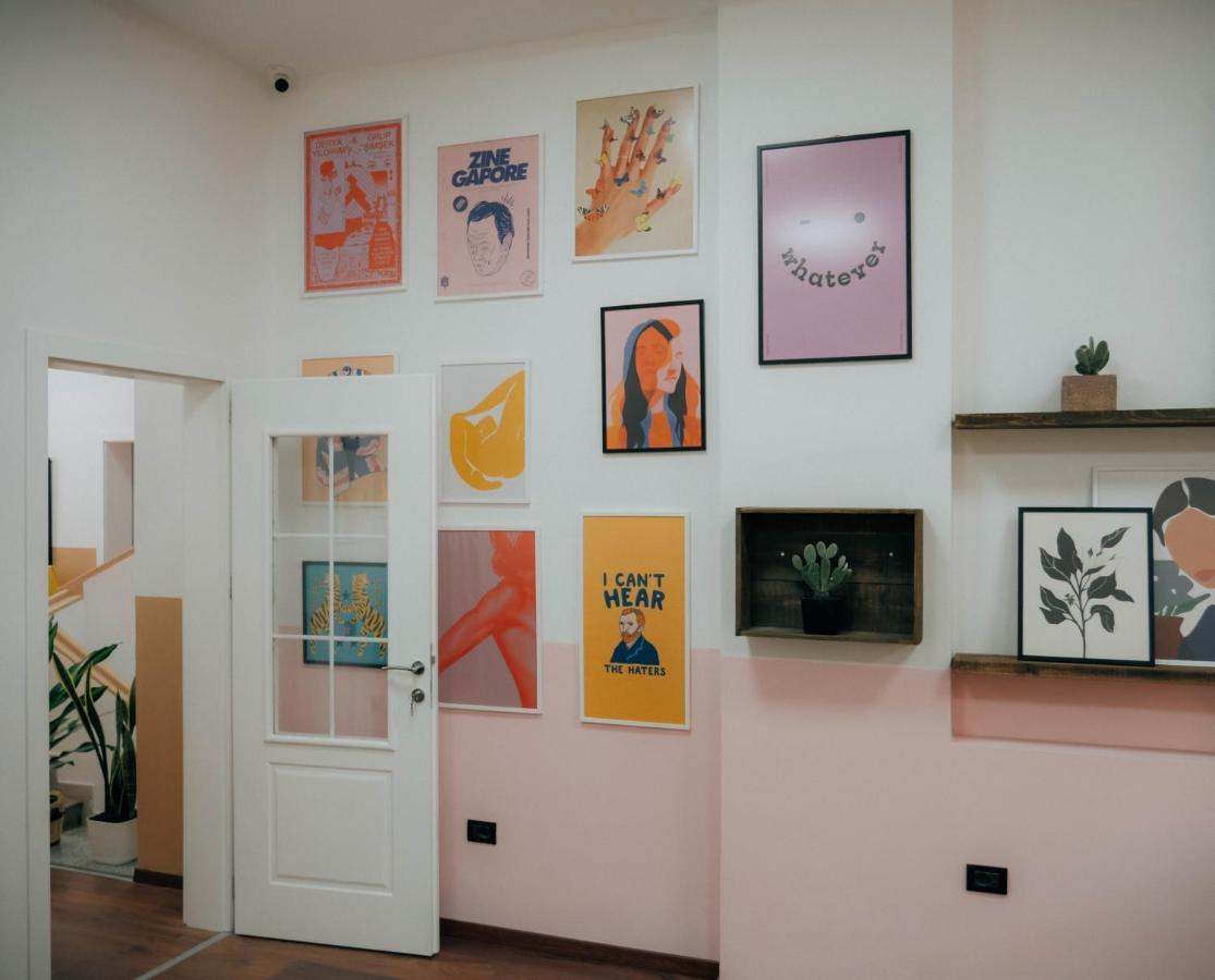 The Maze Hostel Tirana Exteriör bild